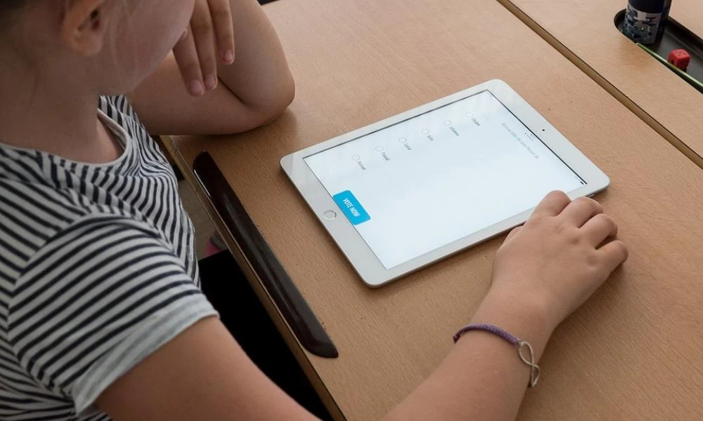 Ανακοινώθηκε δωρεά 233 tablets από τον δήμο Βύρωνα σε μαθητές